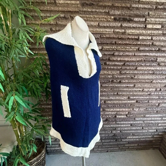 Vintage 70s Handmade Knit Blue and Cream Collared Poncho Cape - Picture 5 of 6